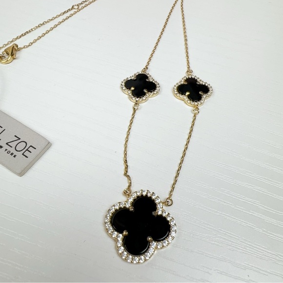 NWT Rachel Zoe 3 Clover Pendant Necklace with Black Box - Picture 4 of 7